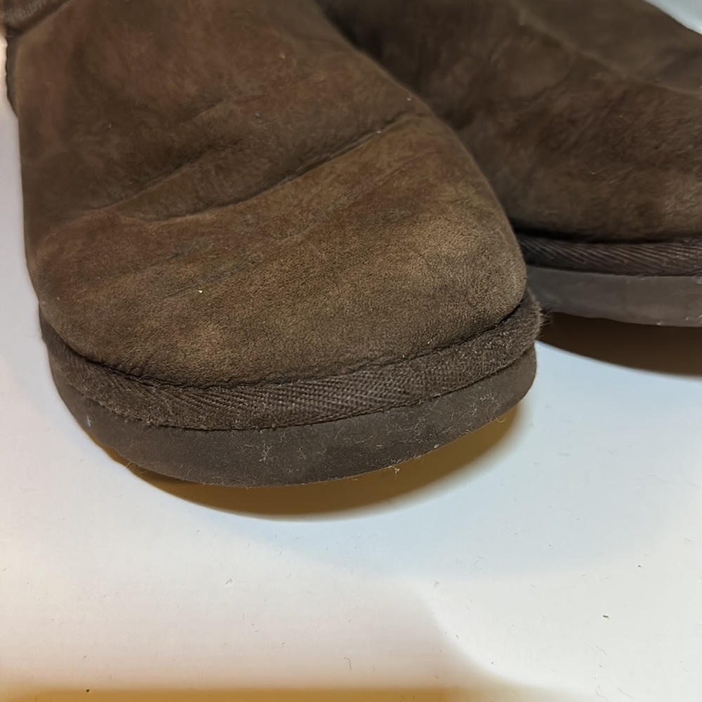 UGG Boots - Picture 4 of 8